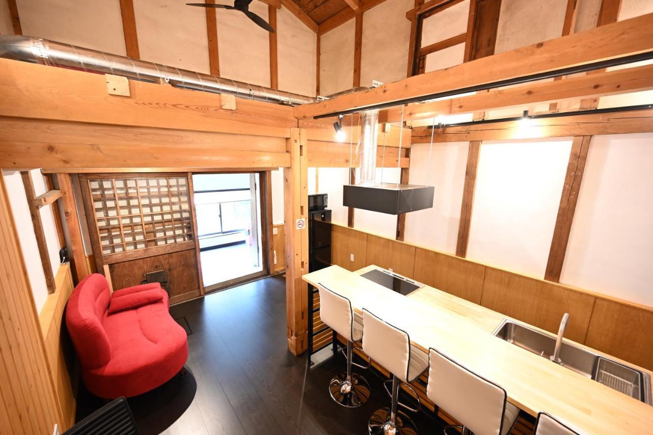 Manabi-stay Takayama モダンな蔵ダイニングと半露天風呂付き古民家一棟貸切ホテル Eksteriør billede